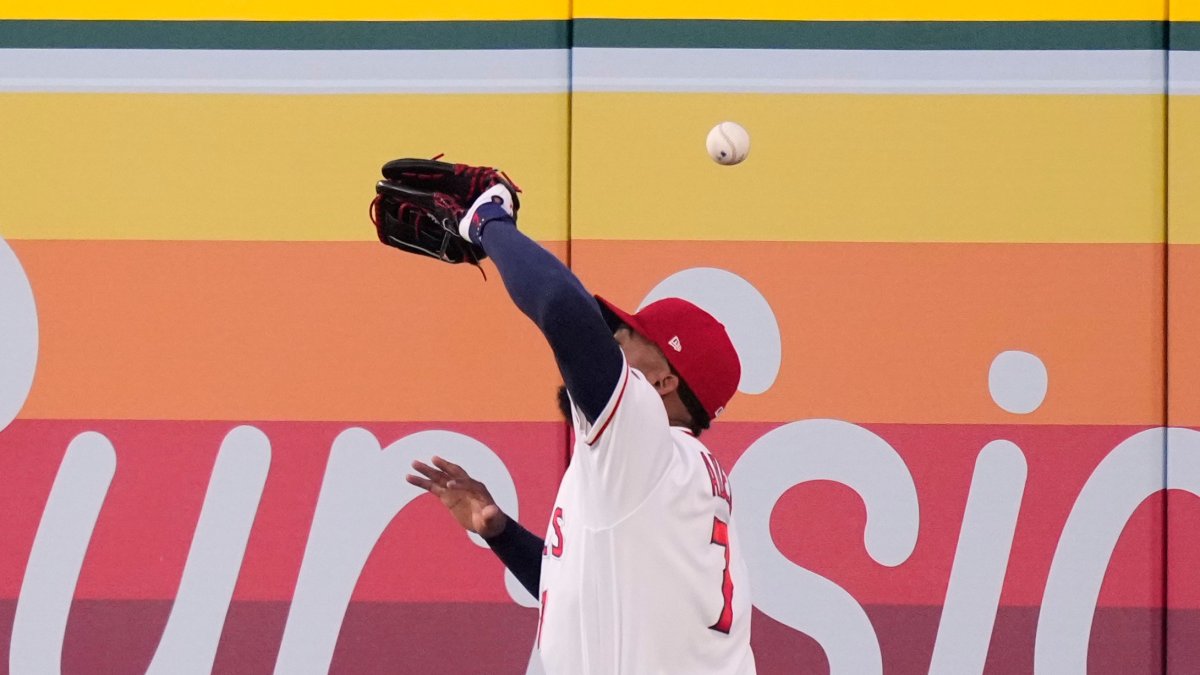 Video: Jo Adell misplays flyball into home run off his head – NBC New York