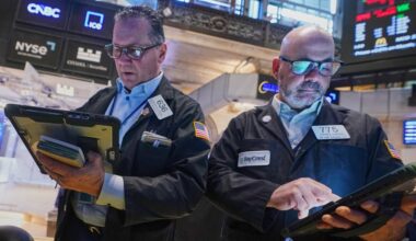 US stocks drift as oil falls and Wall Street waits for SpaceX's debut