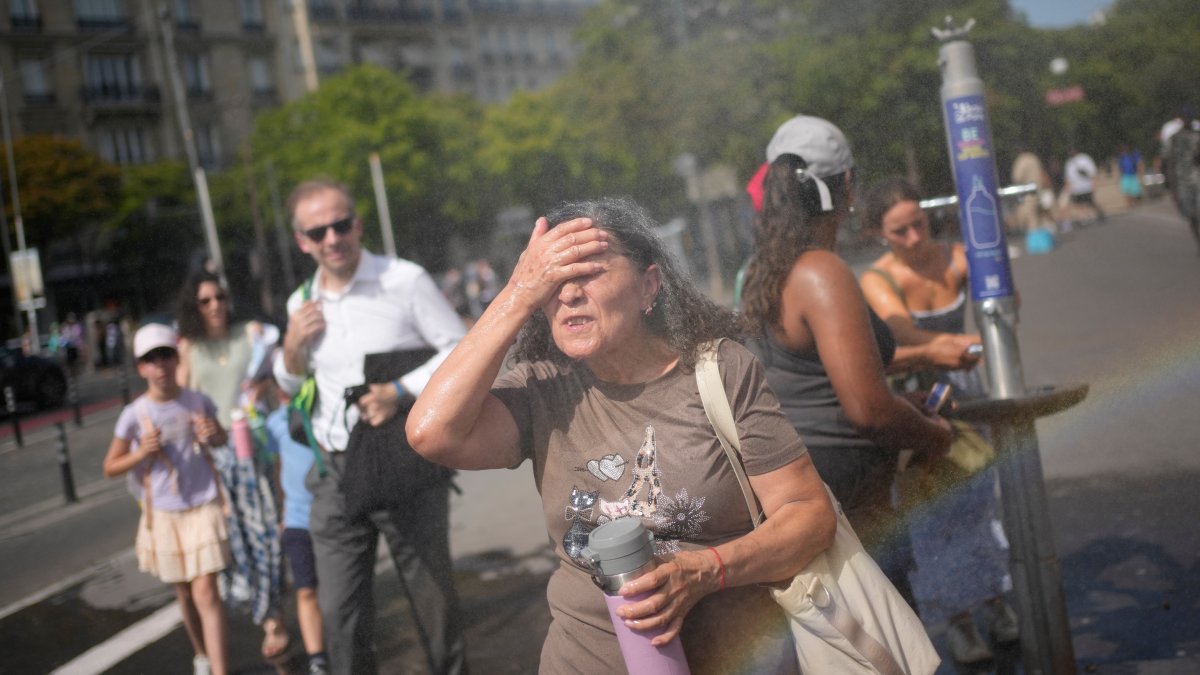 Europe’s record heat has overwhelmed Paris mortuaries – NBC Los Angeles