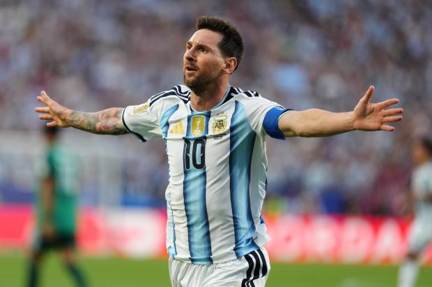 Argentina's Lionel Messi (10) celebrates after scoring the opening goal during the World Cup Group J soccer match between Argentina and Algeria in Kansas City, Mo., Tuesday, June 16, 2026. (AP Photo/Ed Zurga)
