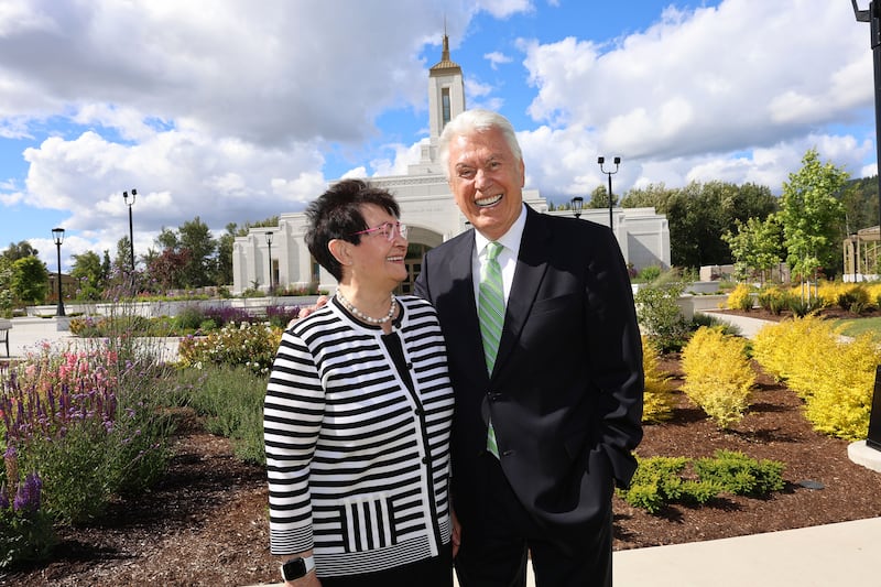 President Dieter F. Uchtdorf, acting president of the Quorum of the Twelve Apostles, and his wife, Sister Harriet Uchtdorf, stand near the Willamette Valley Oregon Temple in Springfield, Oregon, on Saturday, June 6, 2026.