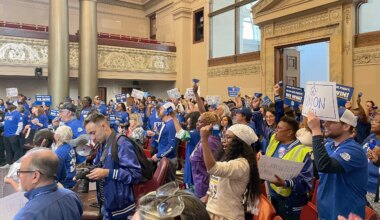 Oakland city workers shut down meeting, hold rally to demand fair contract