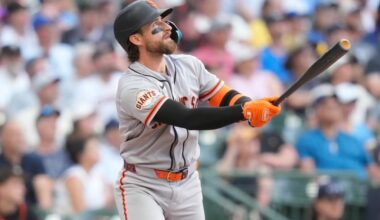 SF Giants amass 20 hits in big win vs. Brewers to secure series split