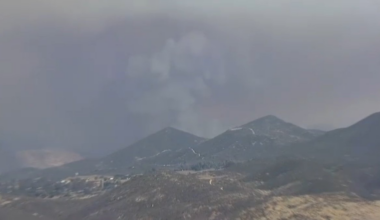 Cross-border brush fire quickly burns hundreds of acres – NBC 7 San Diego
