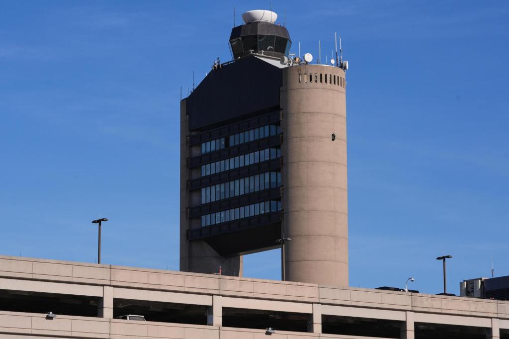 Jets were 300 feet apart in Boston close call, expert says