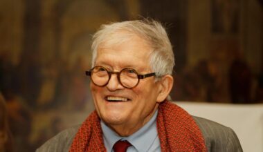 David Hockney, artist renowned for his California pool scenes, has died at 88 – The Mercury News
