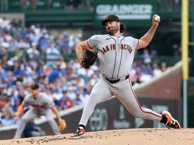 San Francisco Giants starting pitcher Robbie Ray (38) delivers to the Chicago Cubs in the first inning of a game at Wrigley Field in Chicago on June 5, 2026. (Chris Sweda/Chicago Tribune)