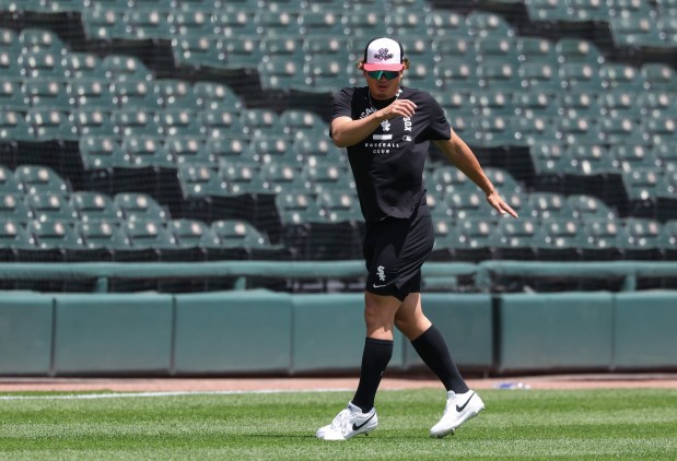 White Sox first baseman Munetaka Murakami works out before a game against the Dodgers on June 13, 2026, at Rate Field. He is currently on the injured list. (John J. Kim/Chicago Tribune)