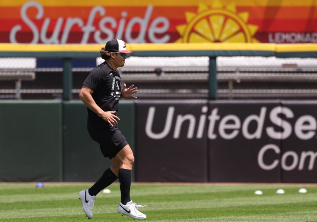 White Sox first baseman Munetaka Murakami works out before a game against the Dodgers on June 13, 2026, at Rate Field. He is currently on the injured list. (John J. Kim/Chicago Tribune)