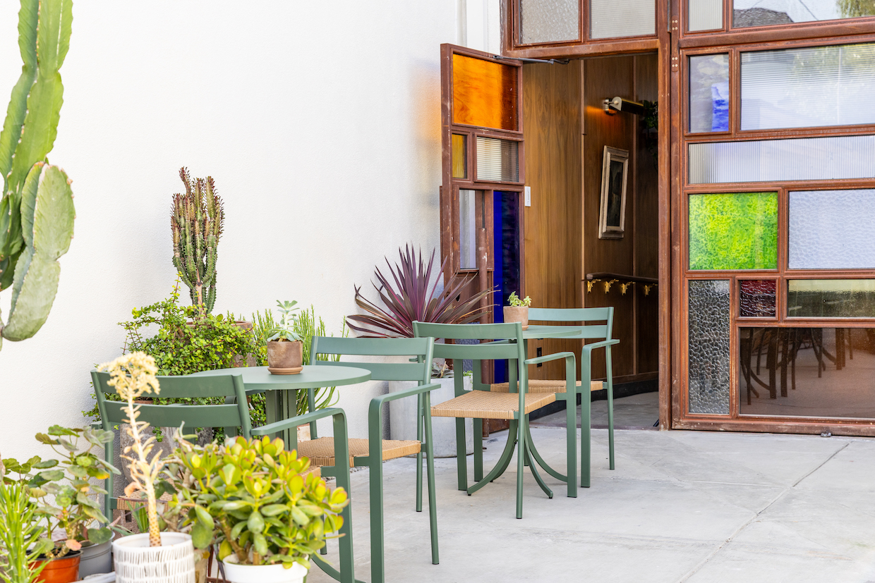 CartelRoastingLA-Back Patio (JakobLayman)