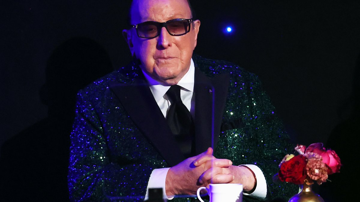 Musicians mourn the death of Clive Davis – NBC Los Angeles