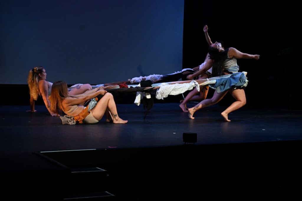 Contra-Tiempo - Amainary Contreras, Ruby Morales and Maria Garcia, holly johnson in "Roots of Loving Us" - Photo by Jasmine Standey-Haskins.
