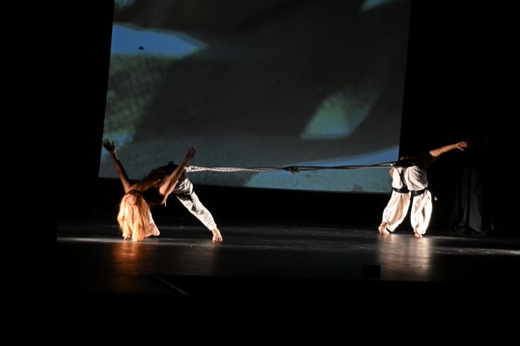 Contra-Tiempo - Amainary Contreras and holly johnson in "Roots of Loving Us" - Photo by Jasmine Stanley-Haskins.