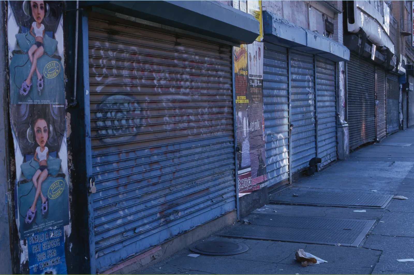 Stores shuttered in Harlam, New York