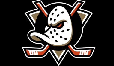 Anaheim Ducks Extend Qualifying Offers To Seven Restricted Free Agents