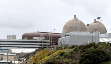 Can Sacramento and PG&E secure long‑term revenue for local schools?