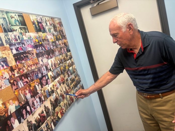 After treating 100,000 patients during an idyllic career of 52 years, Los Al pediatrician Dr. Robert A. Kaplan gets praise from patients and physicians