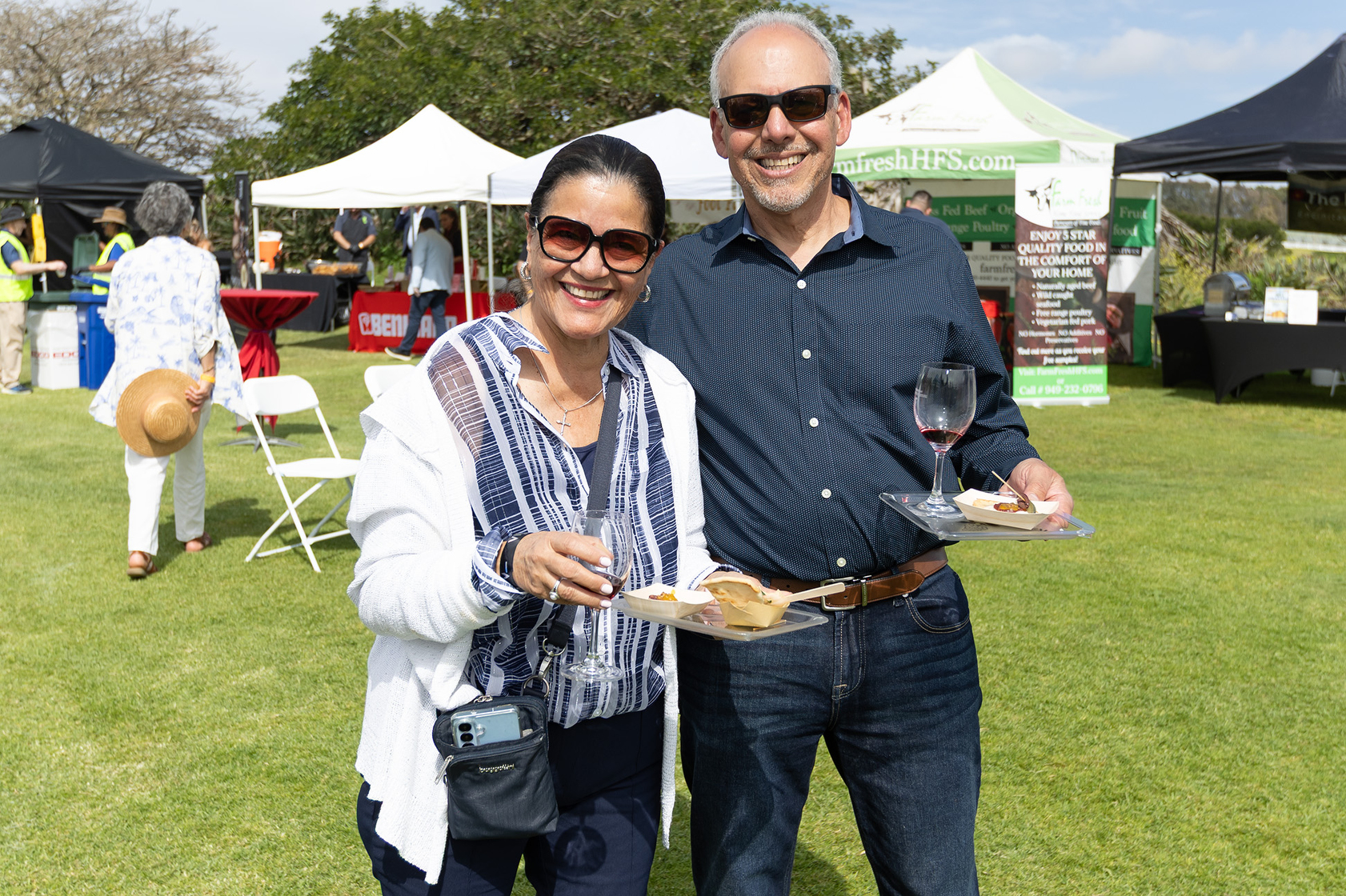 Anna Vallez, Paul Salgado (Jon Clark)