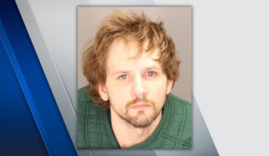 Oakland County man accused of attacking his mom, pointing gun at mother of his children