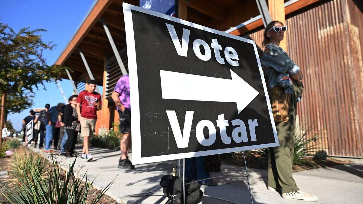 Democrats must change approach to win Latino votes