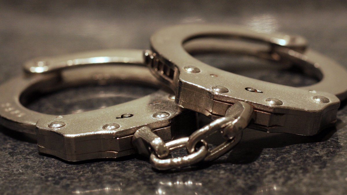 4 arrested in alleged Burbank vehicle thefts – NBC Los Angeles