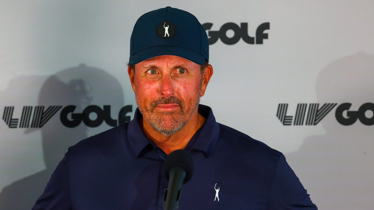 Report: Phil Mickelson kicked out of San Diego club for inappropriate contact with female employee – NBC 7 San Diego