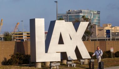 Pilot reports skydiver sighting as flight nears landing at LAX – NBC Los Angeles