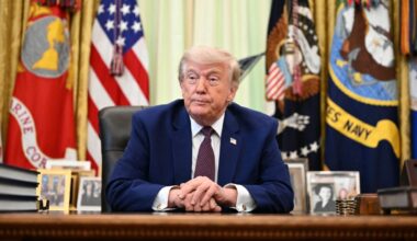 Donald Trump heads back to New York to root for the Knicks – NBC Los Angeles