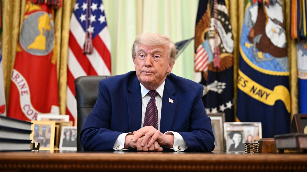 Donald Trump heads back to New York to root for the Knicks – NBC Los Angeles