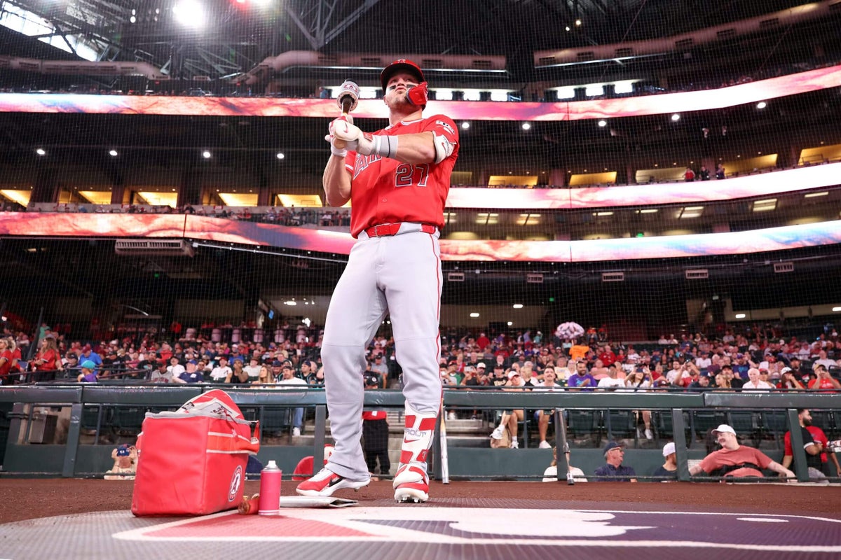 Amid All-Star campaign, Angels’ Mike Trout (right hamstring) to go on IL