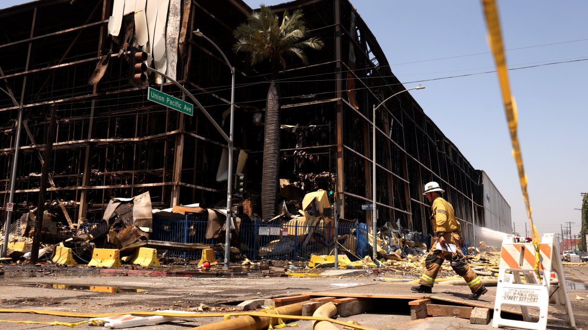 New resource center opens in East LA after Boyle Heights fire – NBC Los Angeles