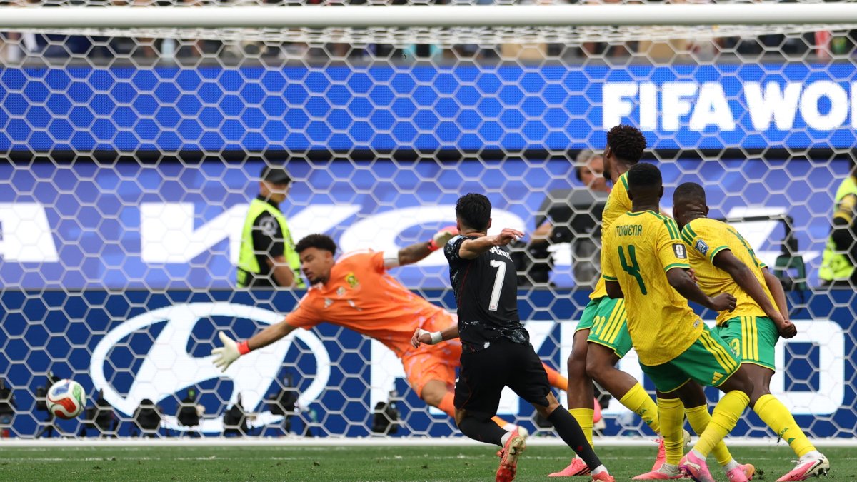 Canada stuns South Africa 1-0 to advance to World Cup Round of 16 – NBC Los Angeles