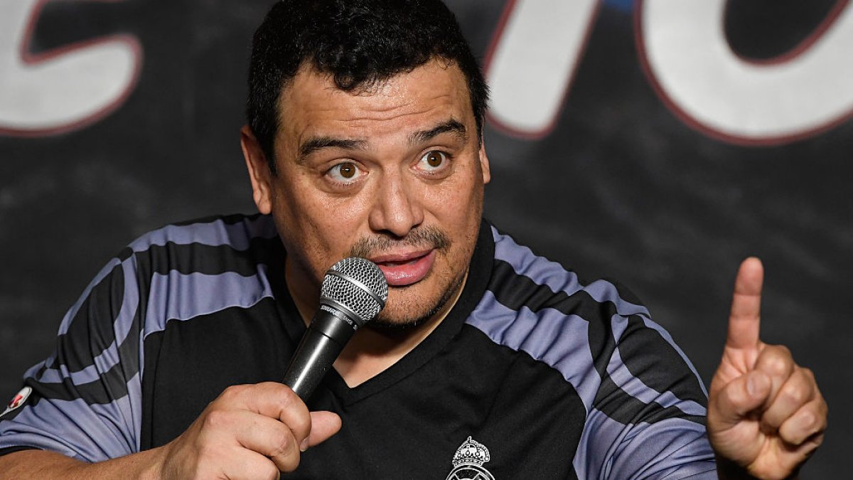 Comedian Carlos Mencia charged with tax-related crimes – NBC Los Angeles