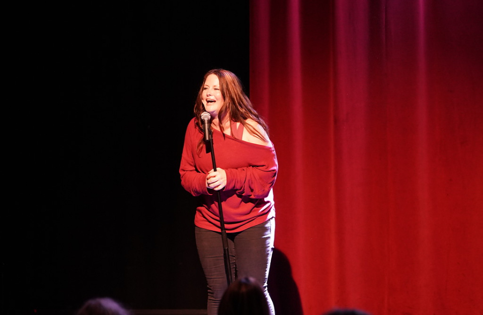 Holly Shaw captivates the audience with storytelling and comedy in her solo show Roar! at the 2026 Hollywood Fringe Festival.