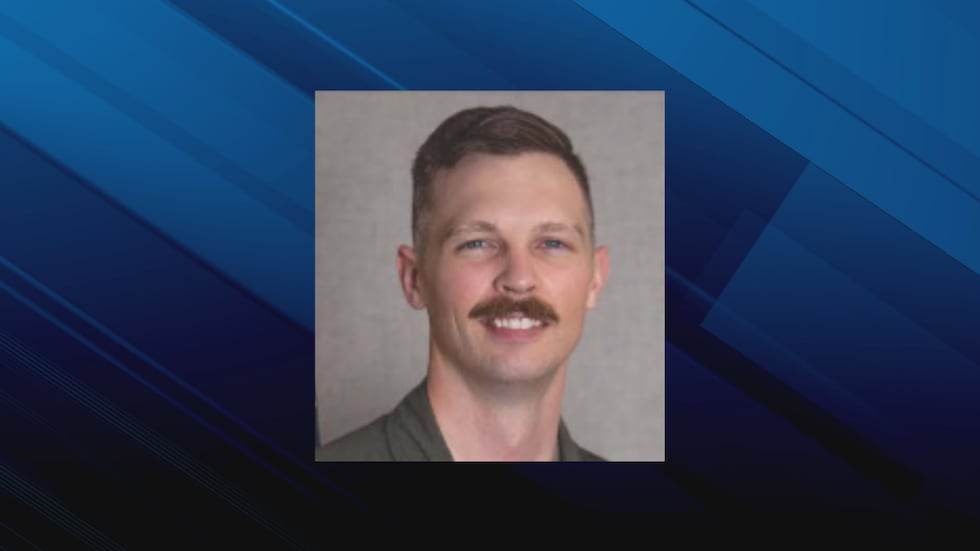 1 of 8 B-52 bomber crash victims is an Iowa native