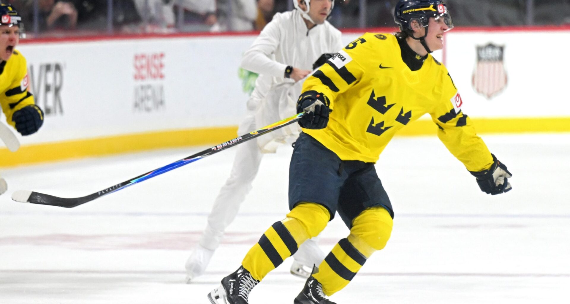 Blackhawks Draft Scenarios: Staying Put, Trading Up, Trading Down in Big Splash Trade - The Hockey Writers -