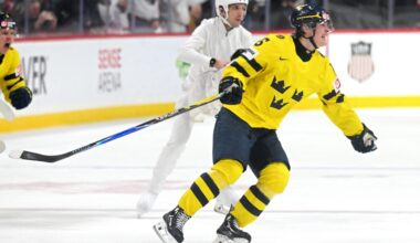 Blackhawks Draft Scenarios: Staying Put, Trading Up, Trading Down in Big Splash Trade - The Hockey Writers -