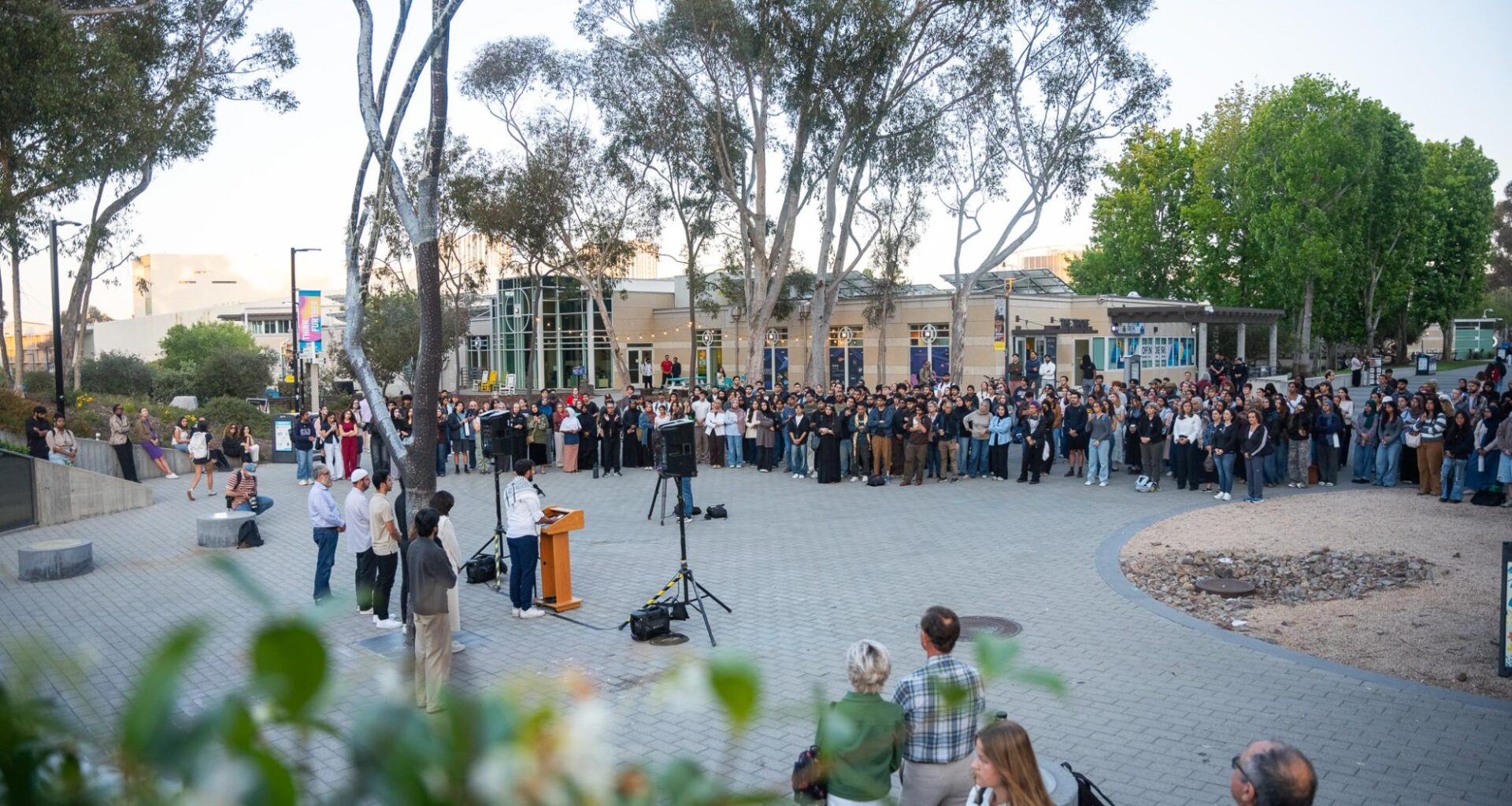 San Diego’s Muslim community stands united after deadly mosque shooting – The UCSD Guardian