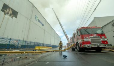 Fire fight continues on Sunday at Boyle Heights facility – Daily News