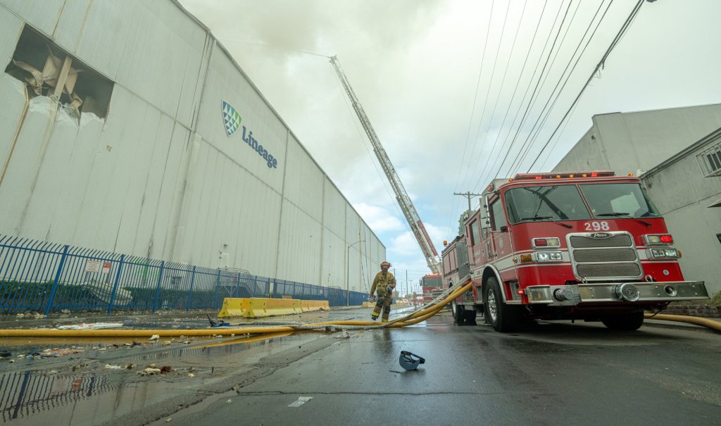 Fire fight continues on Sunday at Boyle Heights facility – Daily News
