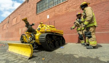 ‘We woke up thinking that our house was on fire’: Boyle Heights residents seek refuge from facility blaze, smoke – Daily News