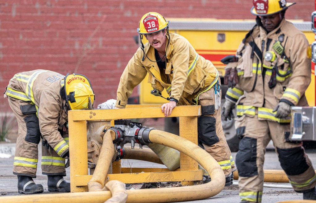 Burning Boyle Heights warehouse is part of world’s largest cold-storage food company – Daily News