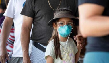 Clinic, county bring free care to hundreds of blue-collar residents in smoke-steeped Boyle Heights – Daily News