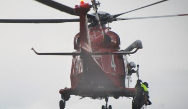 Hiker dies in Hollywood Hills West despite efforts by rescuers to save him – Daily News