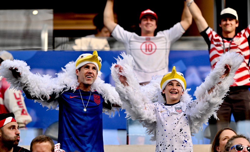 World Cup Photos: Glitz of superfans, celebrities turn out for US vs. Turkey