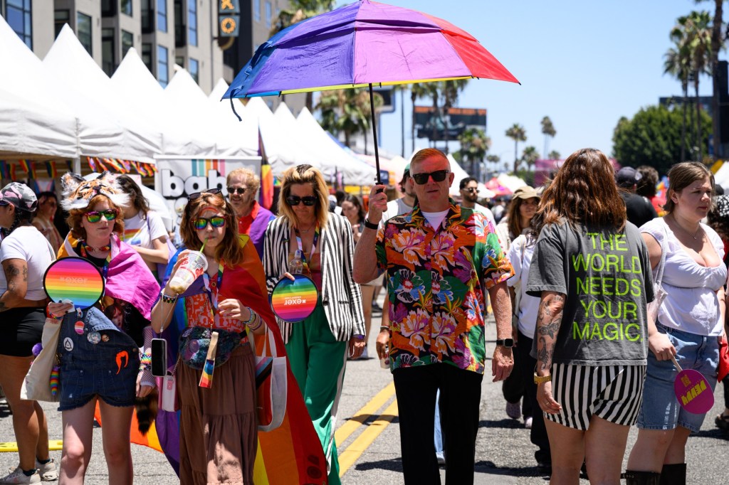 Hollywood hosts LA Pride Parade, Community Festival – Daily News