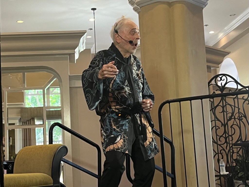 Centenarian singer goes solo for performance of ‘The Mikado’ – San Diego Union-Tribune