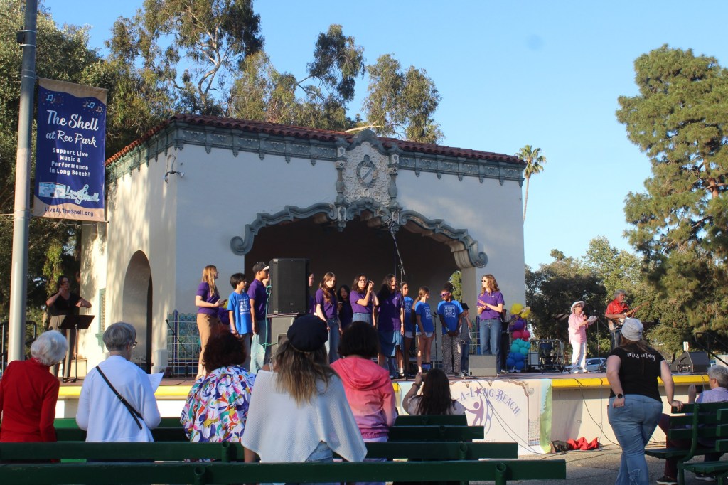 Community sang their hearts out at 2nd annual Sing-a-Long Beach event – Press Telegram