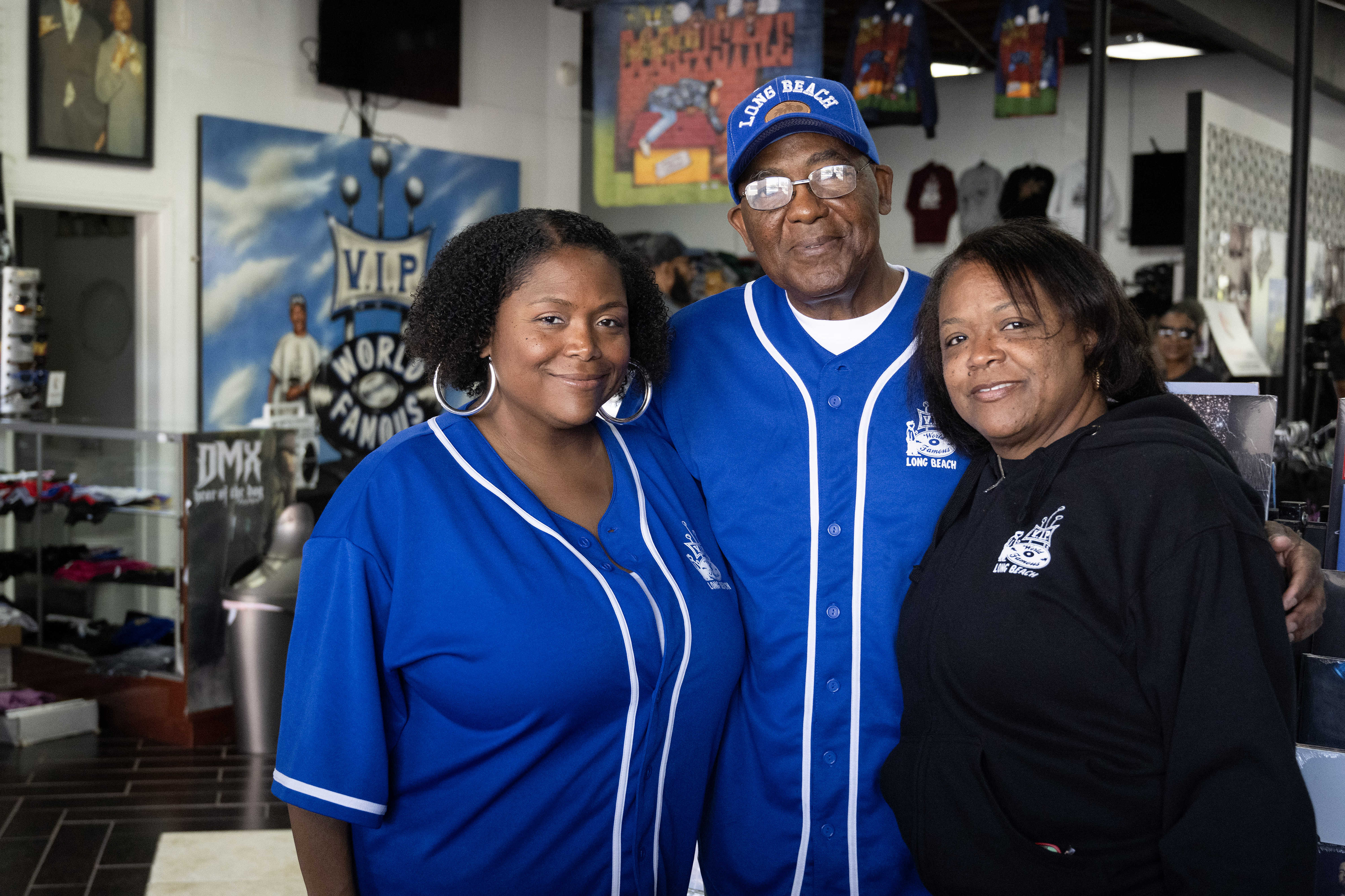 From left, Tenisha Anderson and Latasha Anderson pose for a...