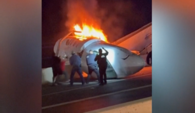 Dramatic rescue after small plane crashes on Laredo highway – NBC Los Angeles